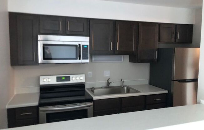 1 bed, 1 bath, 600 sqft, $767, Unit B13