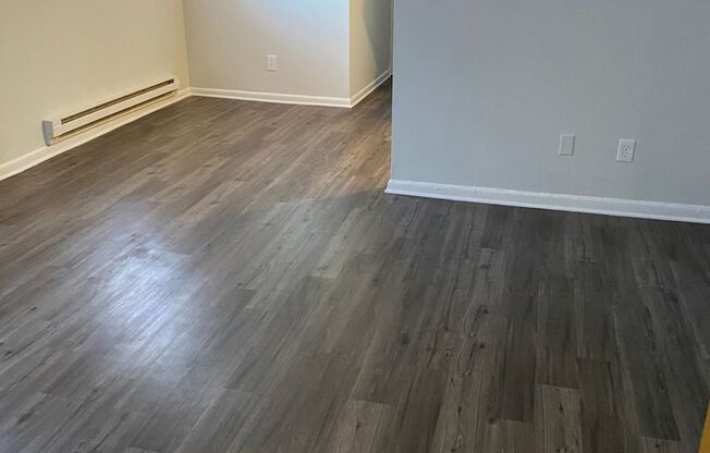 2 beds, 1 bath, 750 sqft, $1,305, Unit 114-6123