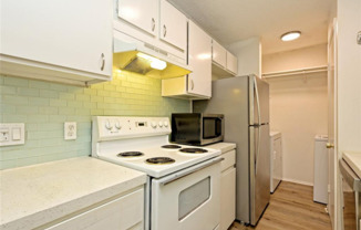 2 beds, 1 bath, $1,495