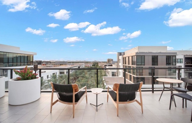 Outdoor Seating Apartment North Scottsdale