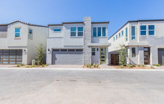 STUNNING 3 BED 2.5 BATHROOM ARCADIA NEWER CONSTRUCTION HOME