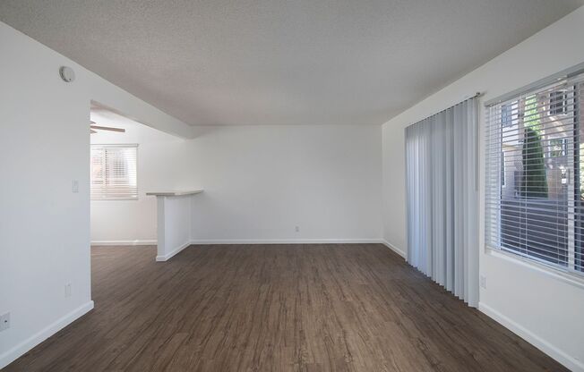 2 beds, 2 baths, 918 sqft, $3,395, Unit 25-04