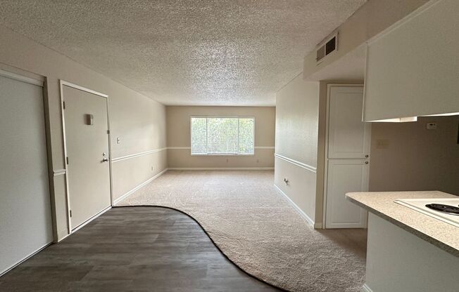 2 beds, 1 bath, $1,675, Unit 490108