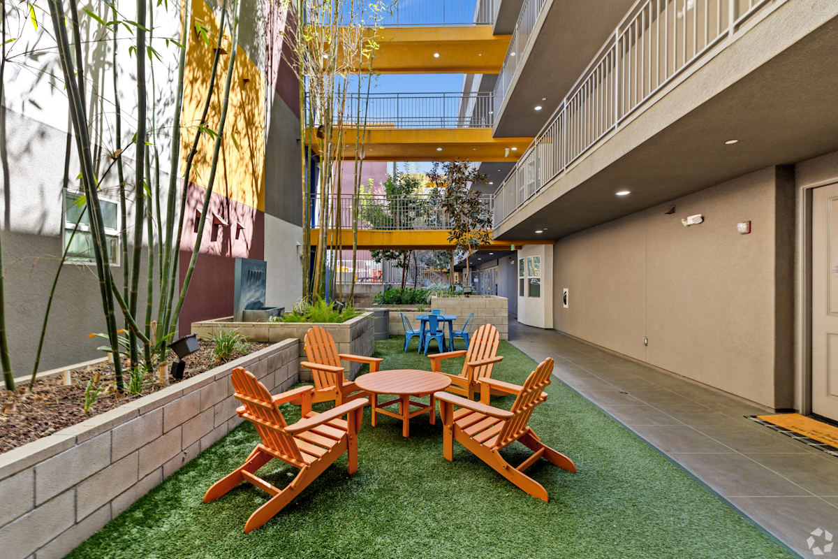 Apartments in Northridge, CA