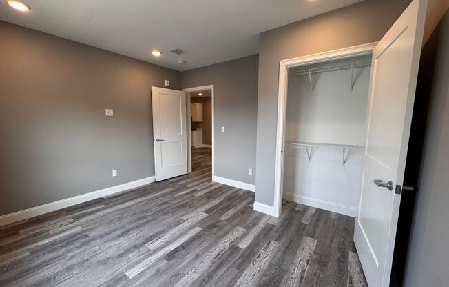 4 beds, 1 bath, 971 sqft, $3,800, Unit 214