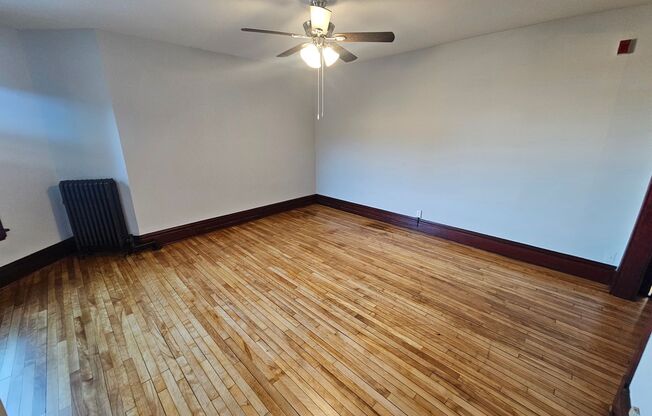 1 bed, 1 bath, 1,025 sqft, $1,350, Unit 905-15