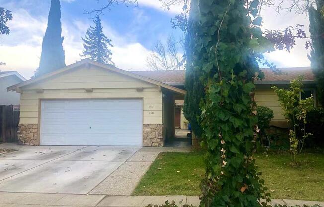 1345 KINGFISHER WAY