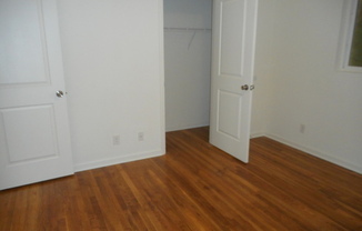 2 bedroom 1.5 bathroom townhouse