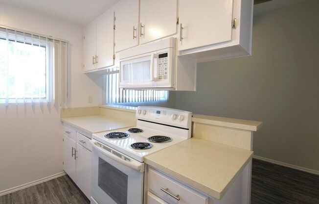 2 beds, 2.5 baths, 1,250 sqft, $2,698, Unit 15