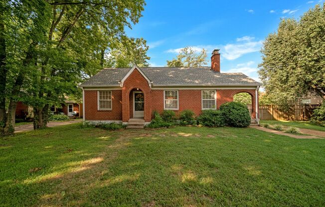 Charming 4BE/2BA home in the fantastic established neighborhood!