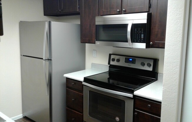 2 beds, 1 bath, 830 sqft, $1,349, Unit 135
