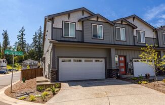 Three bedroom townhouse in gated community - Ridgefield, WA