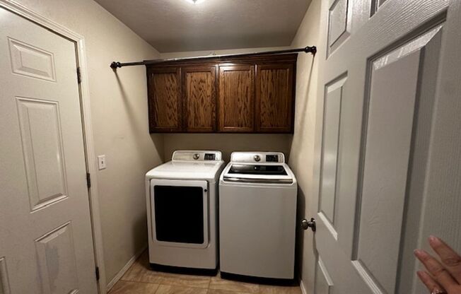 3 beds, 2 baths, $3,000