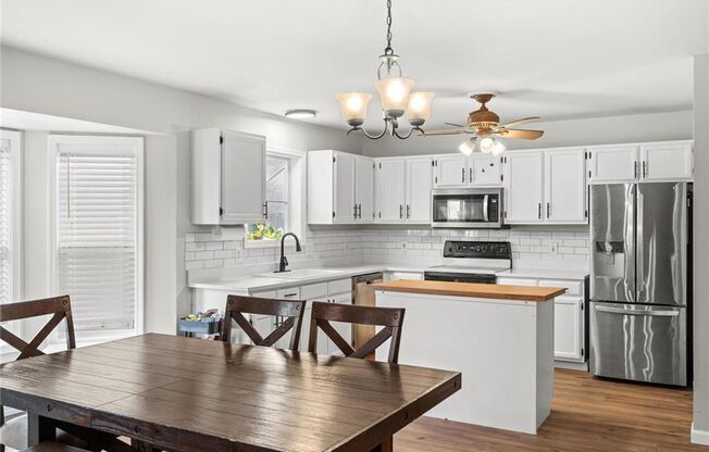 3 beds, 3 baths, 1,434 sqft, $2,200, Unit Mount Olympus Ct 106