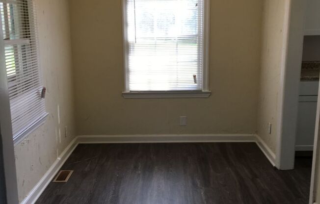 3 beds, 1 bath, $1,550