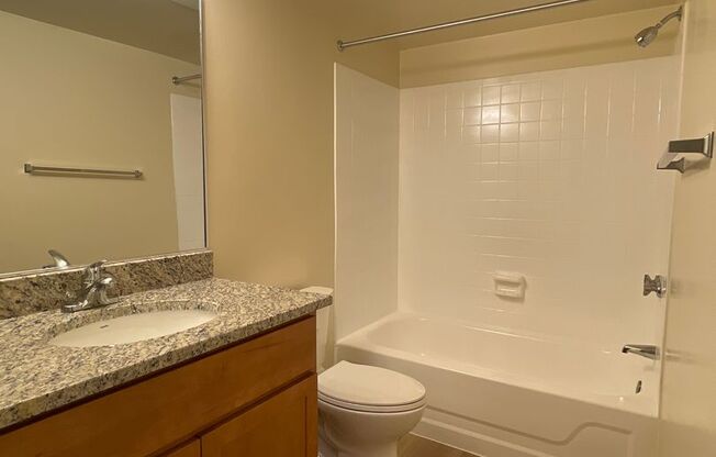 3 beds, 2 baths, 1,152 sqft, $2,350, Unit 14225 #103