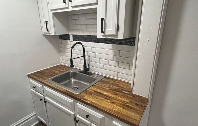 1 bed, 1 bath, 480 sqft, $1,950, Unit A08