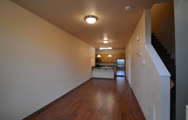 2 beds, 1.5 baths, 879 sqft, $1,900, Unit 09