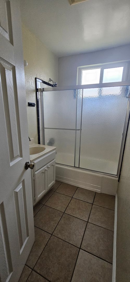 Studio, 1 bath, $1,450