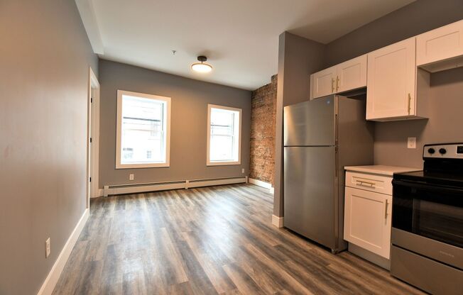 2 beds, 1 bath, $2,250, Unit 194 Chamber St - 2