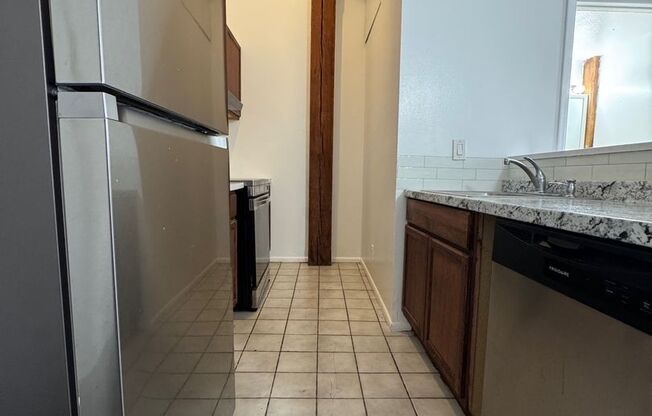 Studio, 1 bath, 600 sqft, $1,050, Unit 308