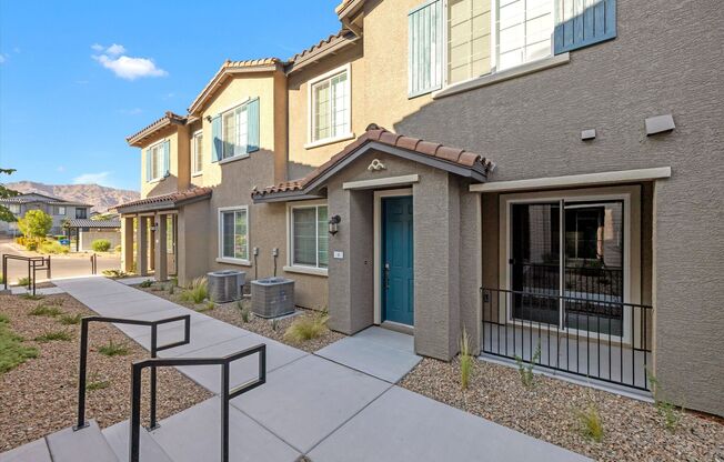 3 beds, 2.5 baths, $2,095, Unit # 4