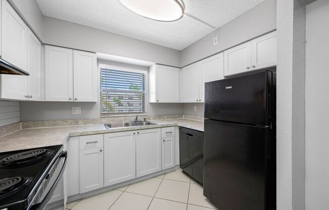 2 beds, 1.5 baths, 850 sqft, $1,575, Unit B111