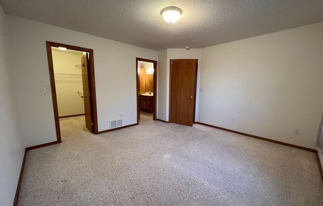 3 beds, 2 baths, $1,800