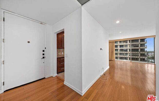 2 beds, 2 baths, 1,019 sqft, $3,900, Unit 1002