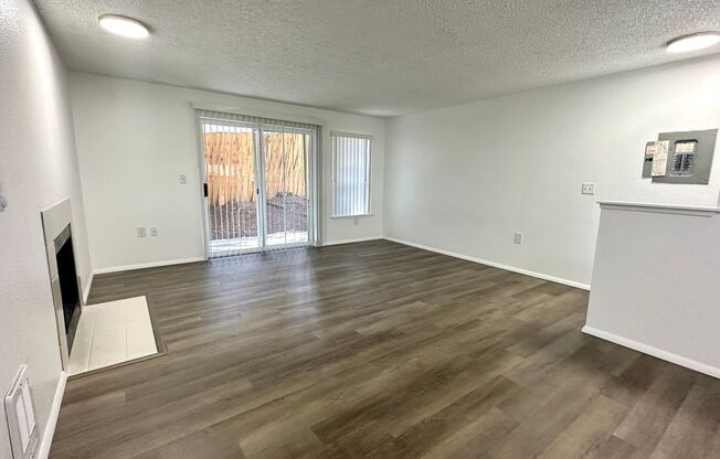 3 beds, 2 baths, 1,098 sqft, $2,090, Unit U102