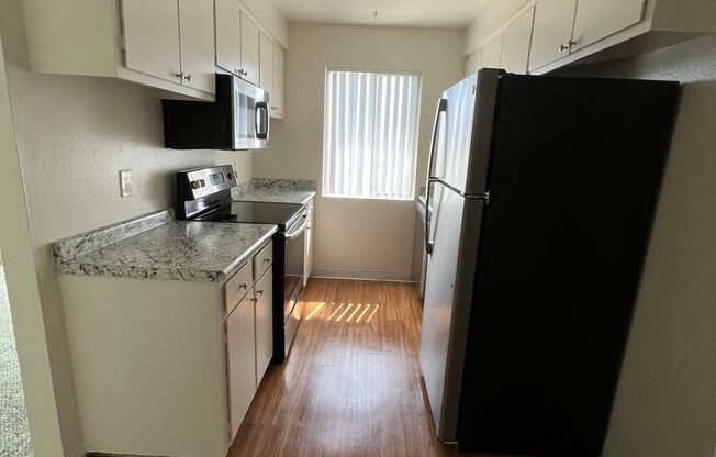 1 bed, 1 bath, 592 sqft, $999, Unit 176