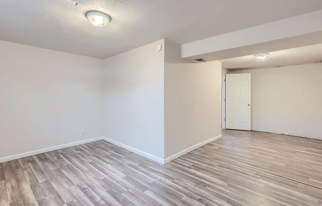 3 beds, 1 bath, $2,100