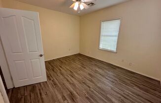 3 beds, 1 bath, $1,295