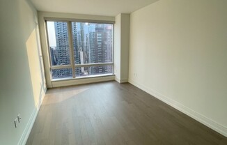 555 Tenth Ave