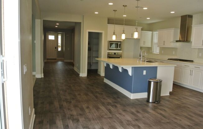 Spacious 4Bed/3.5Bath w/ Loft in  Horse Creek Ridge Community~ Galician