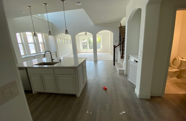 307 BLUEWOOD DR