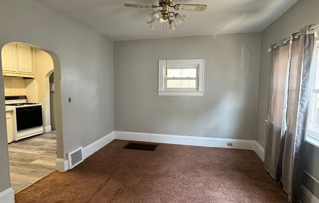 3 beds, 1 bath, $1,250