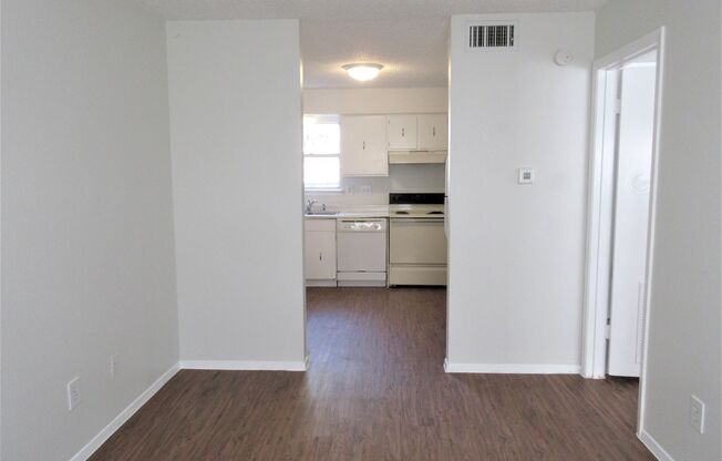 1 bed, 1 bath, 564 sqft, $1,025, Unit 107