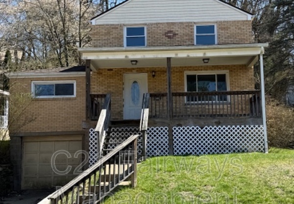 121 MACFARLANE DR