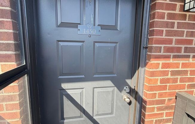 2 beds, 1 bath, 800 sqft, $1,073, Unit 1450