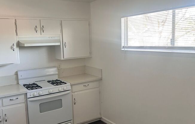 820 Sutter Ave.