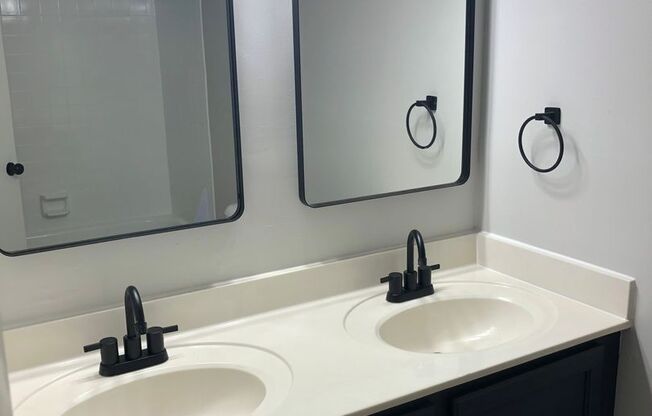 2 beds, 2 baths, 1,042 sqft, $1,474, Unit 5801B