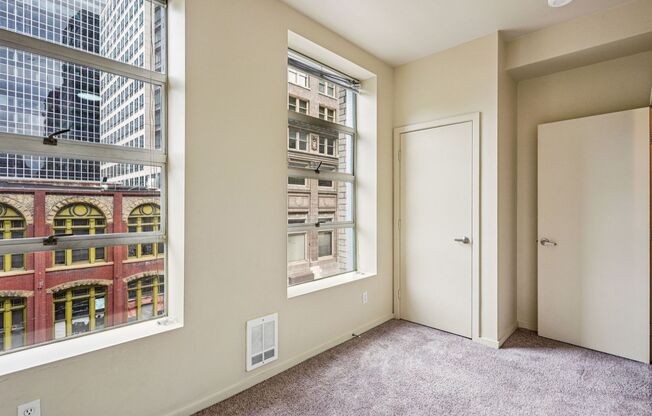 Studio, 1 bath, 252 sqft, $950, Unit 807