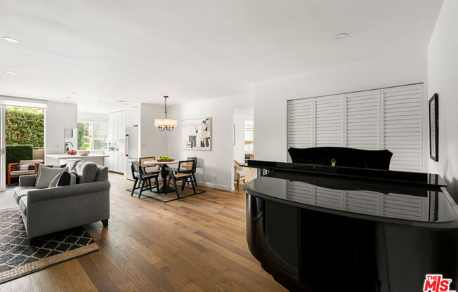 1 bed, 1 bath, 981 sqft, $3,250, Unit 101