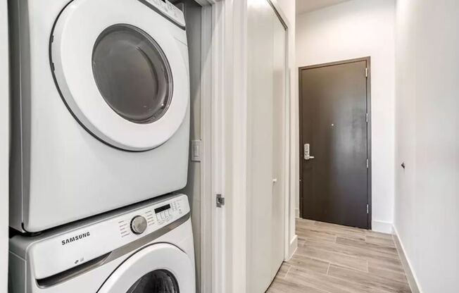 1 bed, 1 bath, $1,699, Unit 415