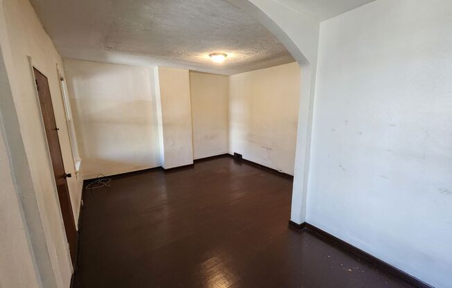 It's May Mayhem! Pick either unit of this duplex for only $795/mo! But hurry - this is only for the rest of May!