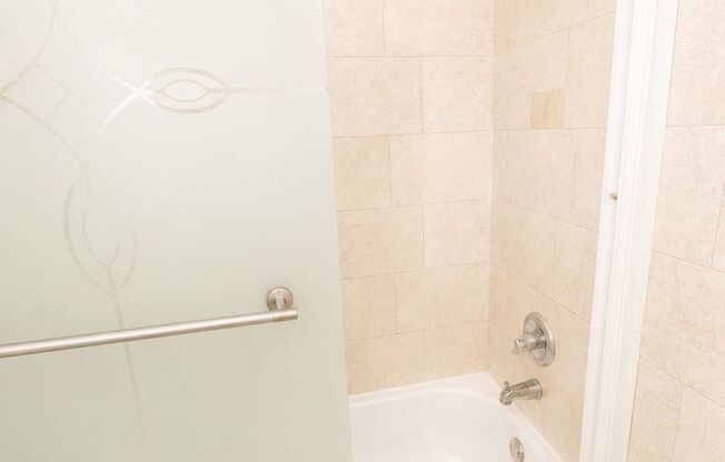 1 bed, 1 bath, 750 sqft, $1,700, Unit A28