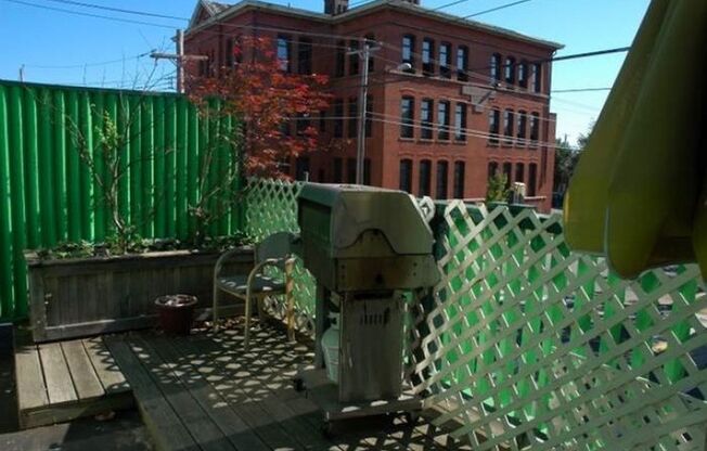 36 Nash St.