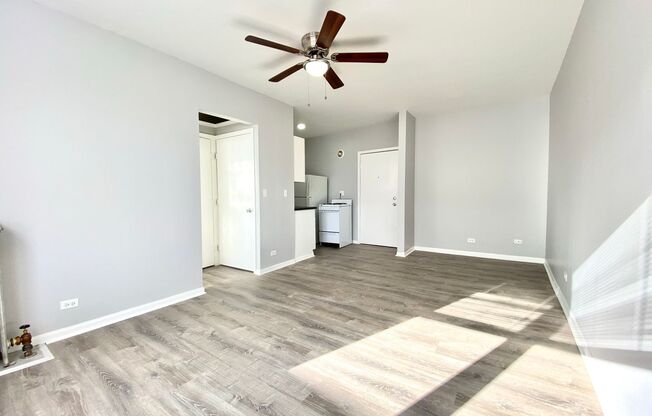 Studio, 1 bath, 375 sqft, $1,300, Unit 4031-407