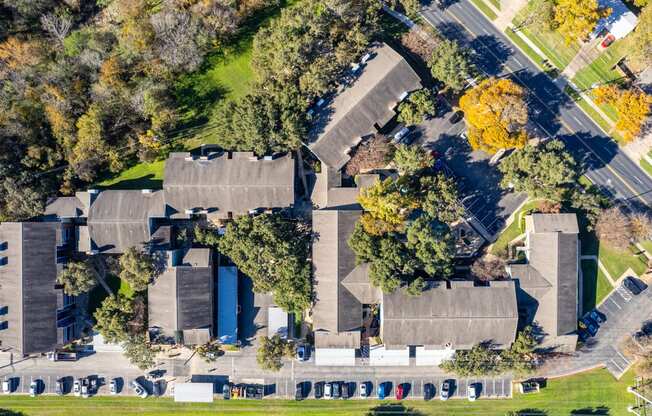 Exterior of Stony Creek Apartments in Austin Texas